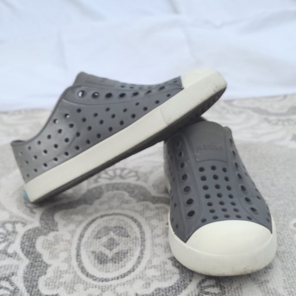 Native silver fade Grey rubber shoes